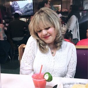 Meet your Posher, Olivia